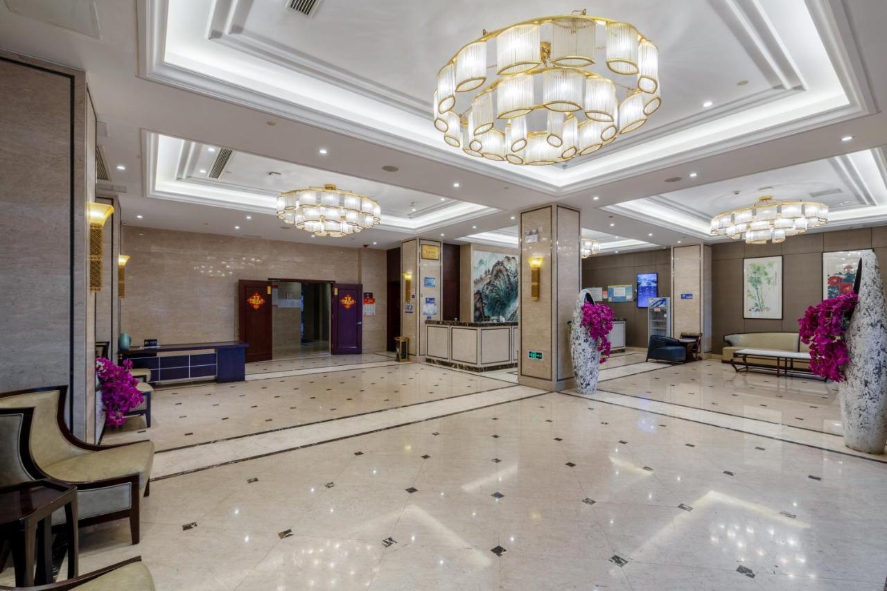 Huzhou Wealth Hotel Bagian luar foto