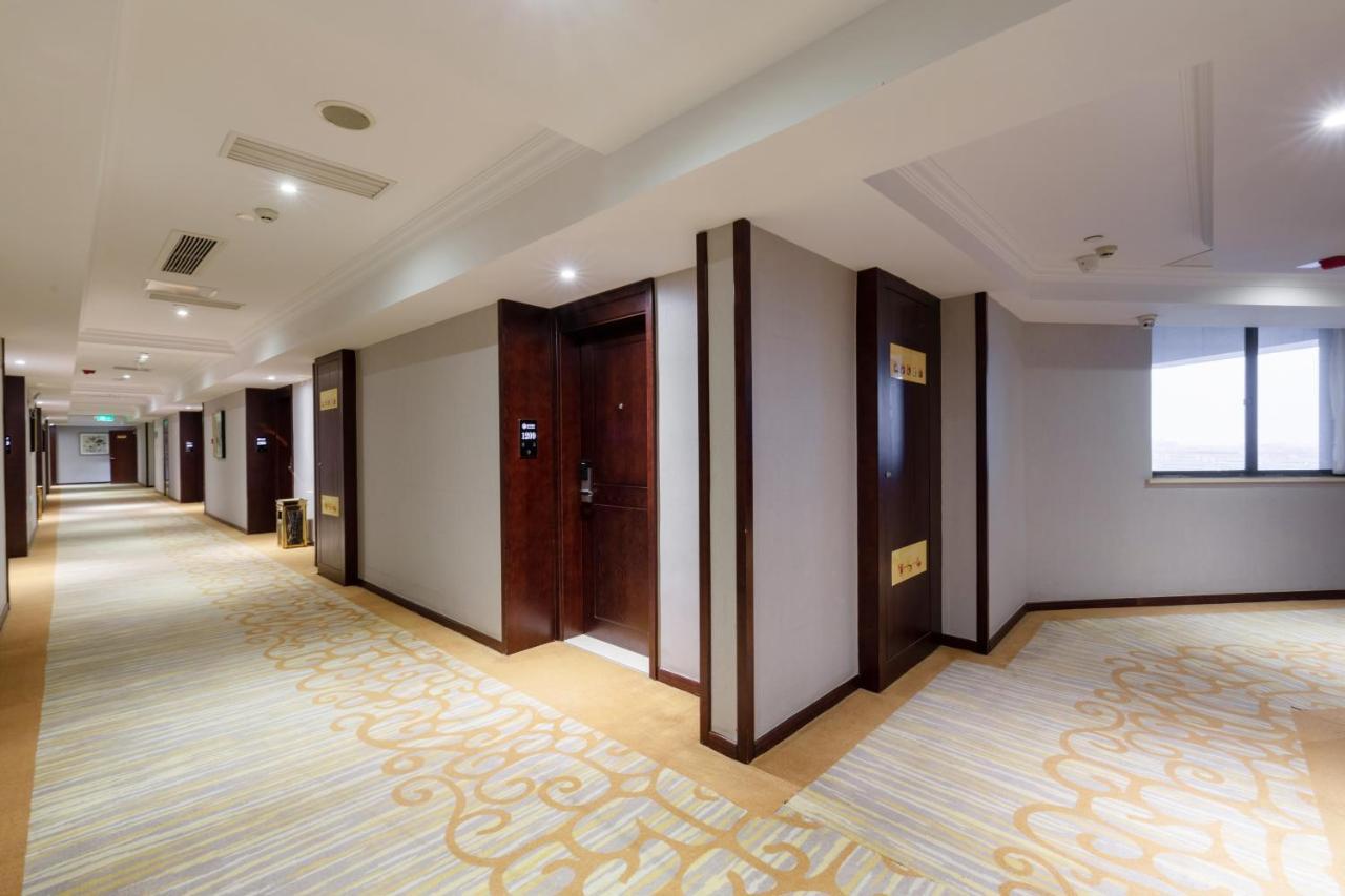 Huzhou Wealth Hotel Bagian luar foto