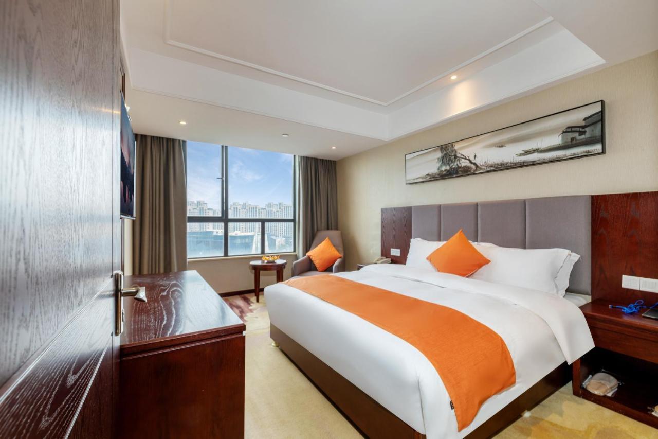 Huzhou Wealth Hotel Bagian luar foto