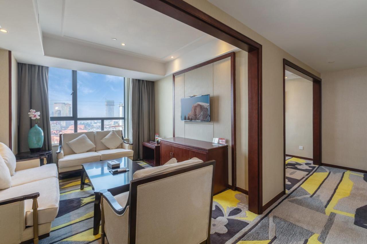 Huzhou Wealth Hotel Bagian luar foto