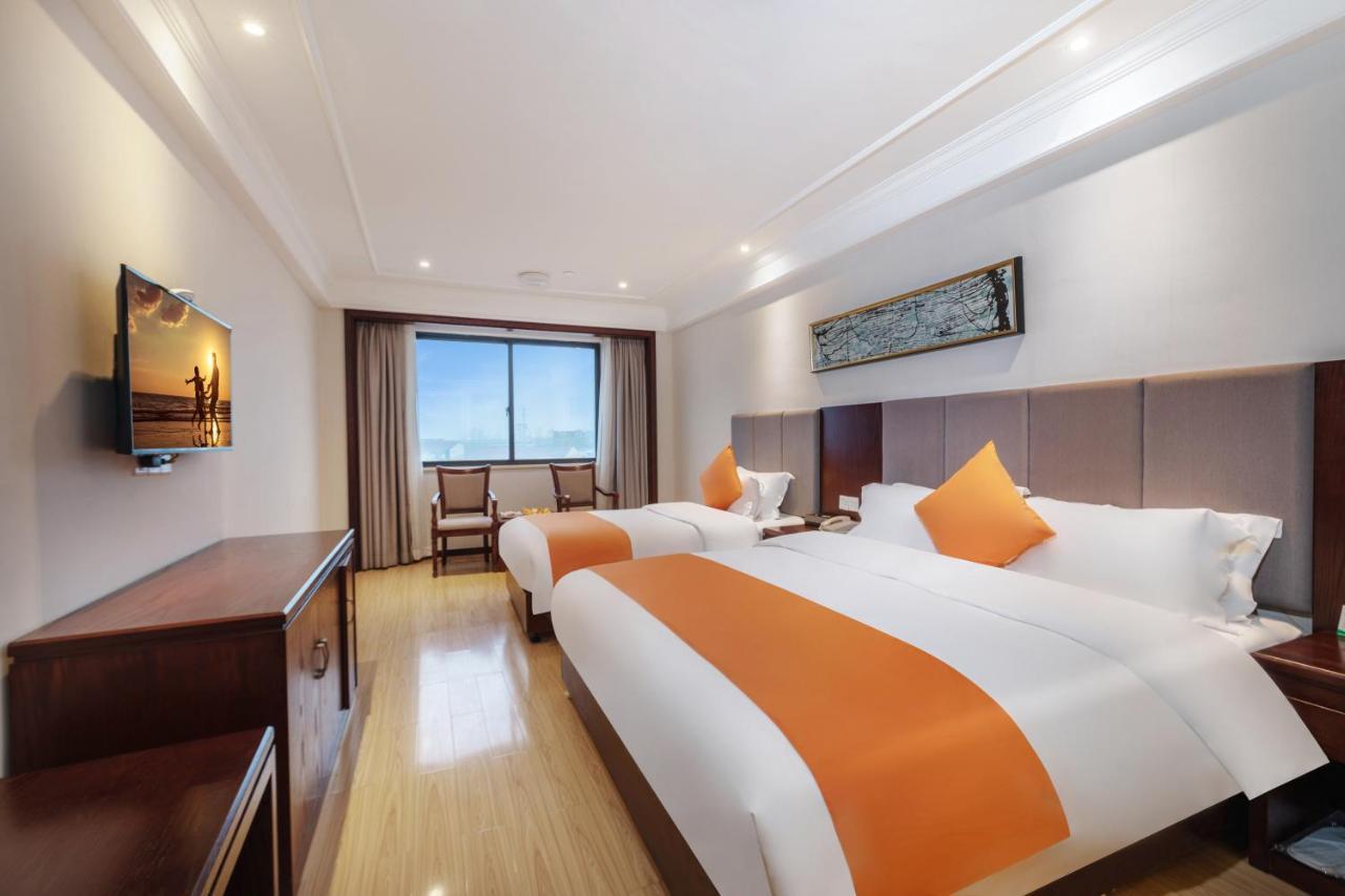 Huzhou Wealth Hotel Bagian luar foto
