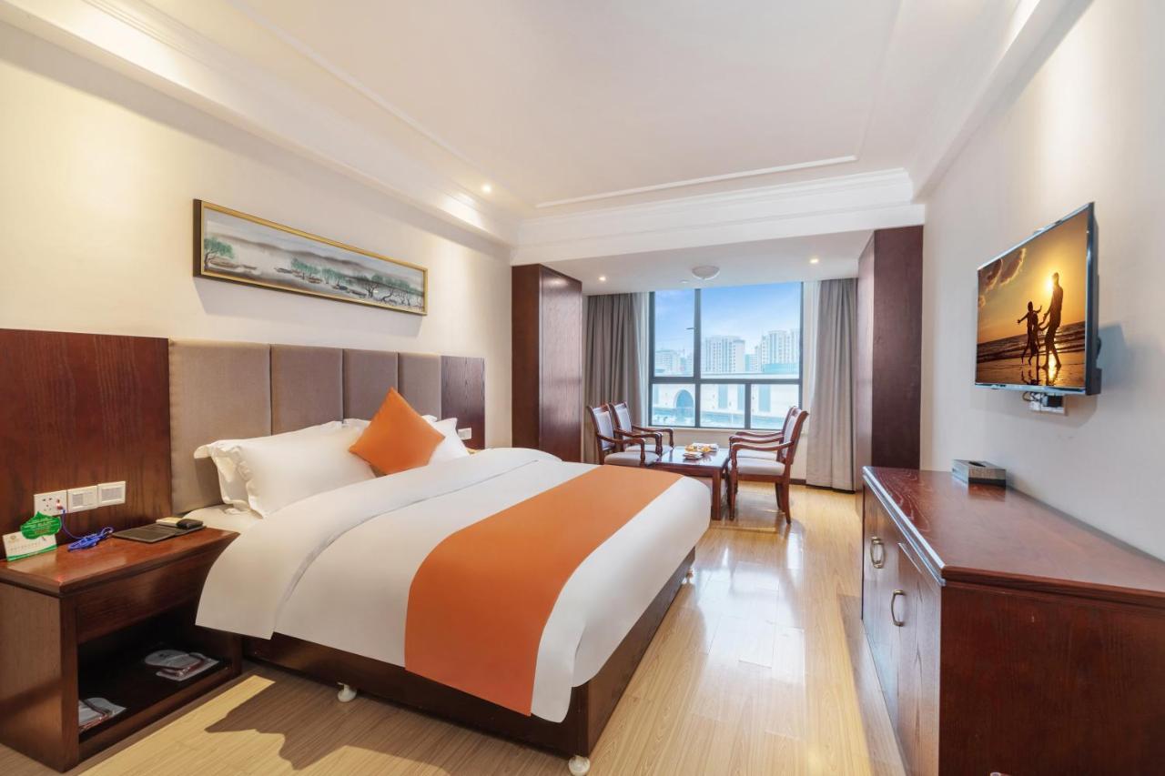 Huzhou Wealth Hotel Bagian luar foto