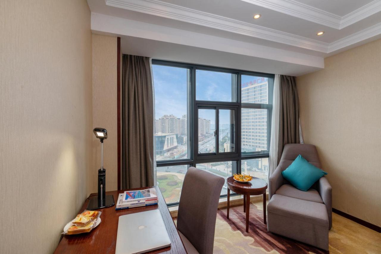 Huzhou Wealth Hotel Bagian luar foto