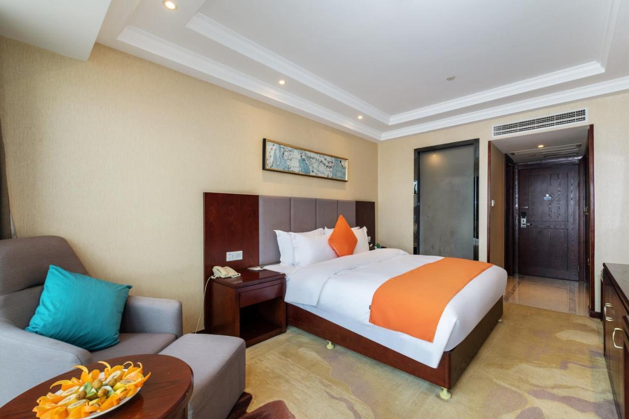 Huzhou Wealth Hotel Bagian luar foto