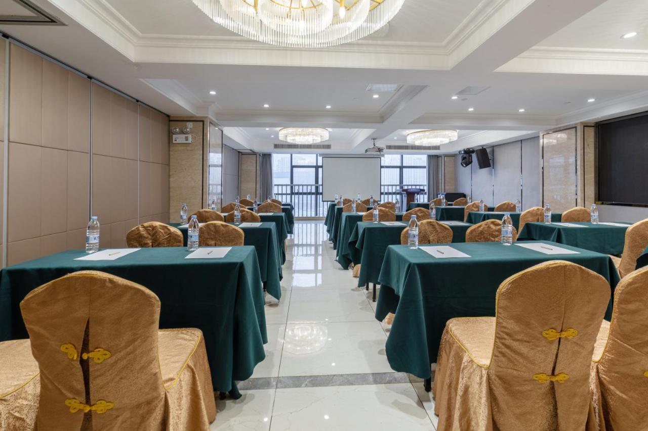 Huzhou Wealth Hotel Bagian luar foto