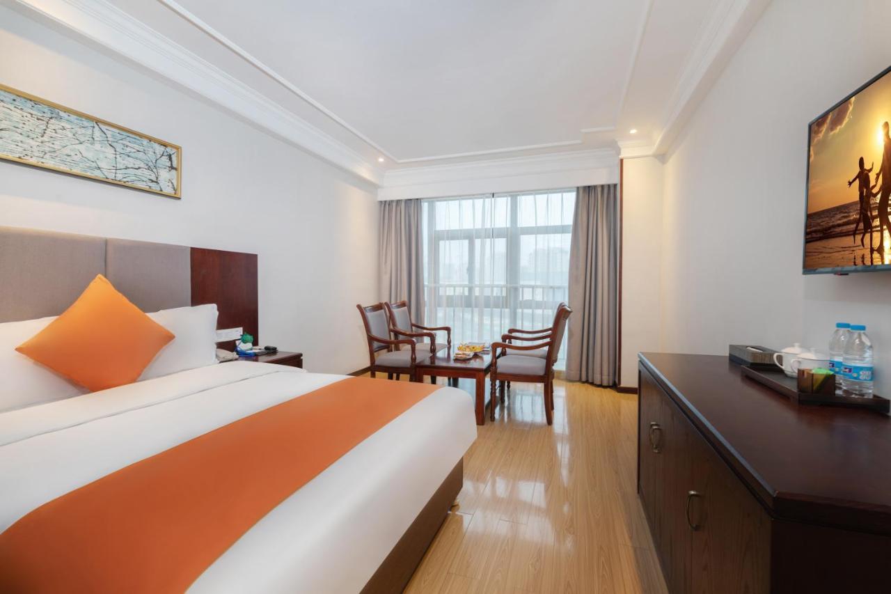 Huzhou Wealth Hotel Bagian luar foto