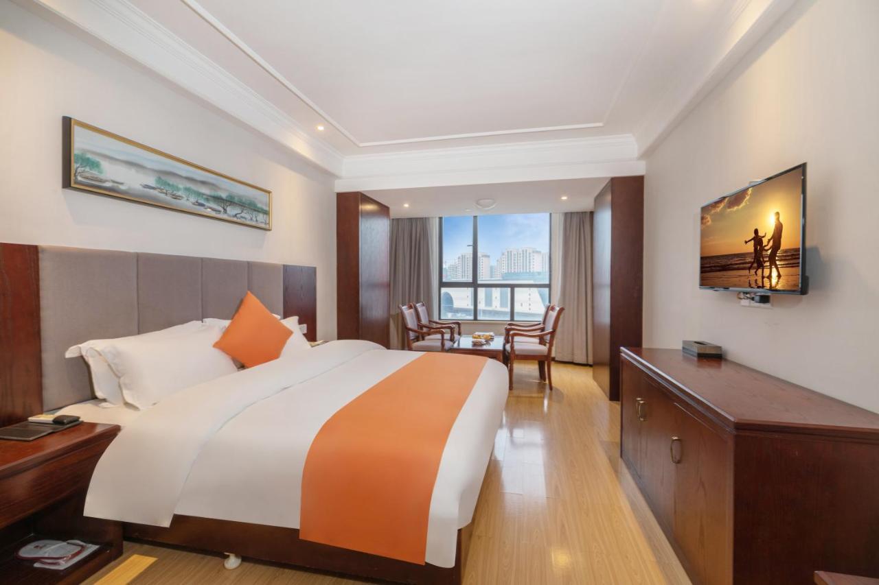 Huzhou Wealth Hotel Bagian luar foto